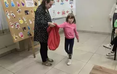 Wizyta przedszkolak&oacute;w w bibliotece z okazji Tygodnia Bibliotek 17