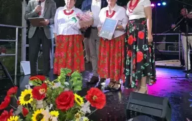 Gala Piosenki Biesiadnej i Podw&oacute;rkowej Ożar&oacute;w 2025 4