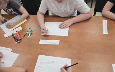 Lekcja biblioteczna ,,W baśniowym świecie Andersena" 11