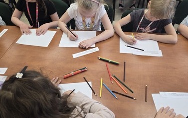 Lekcja biblioteczna ,,W baśniowym świecie Andersena" 12