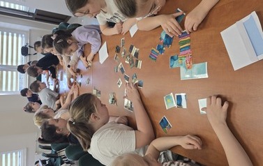 Lekcja biblioteczna ,,W baśniowym świecie Andersena" 25