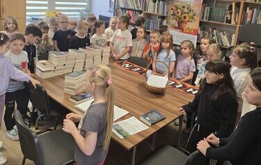 Lekcja biblioteczna ,,W baśniowym świecie Andersena" 32