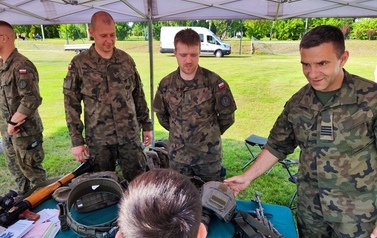 Militarny Dzień Dziecka 90