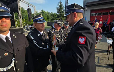 image-1107421524972399-1
