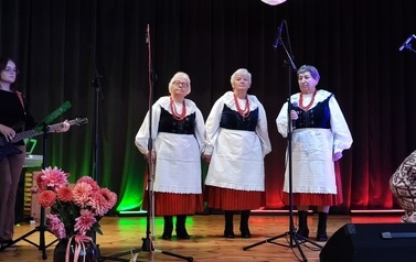 XVI Powiatowy Przegląd Ch&oacute;r&oacute;w i Zespoł&oacute;w Śpiewaczych  10