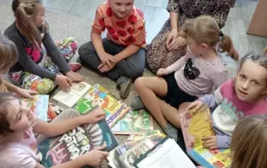 Przedszkolaki z wizytą w bibliotece - Młynisko 2