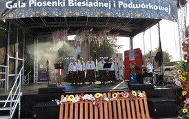 Gala Piosenki Biesiadnej i Podw&oacute;rkowej w Ożarowie 4